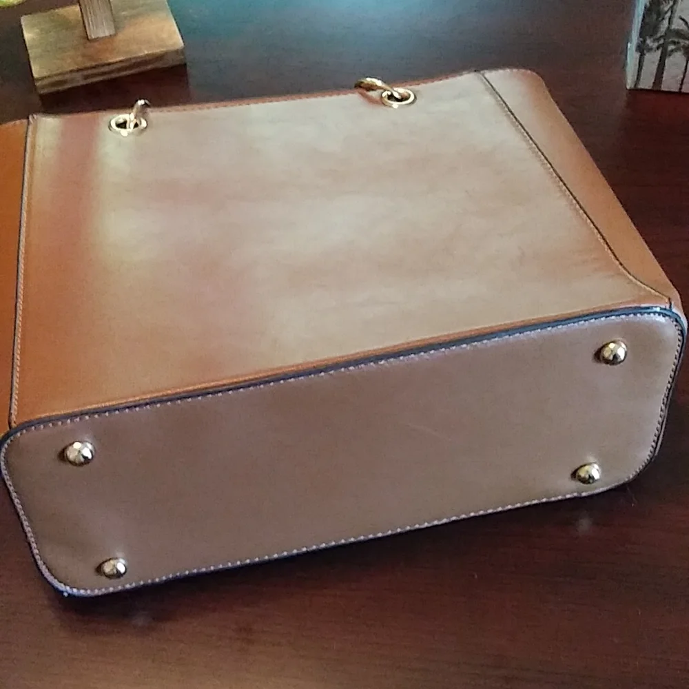 Ladies Handbag - Picture 4 of 10